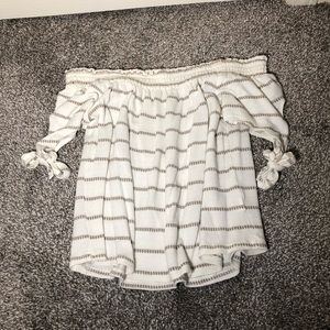 DayTrip/ Buckle off the shoulder cute spring shirt